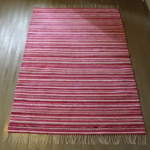 Sata raitaa -räsymatto, pinkki