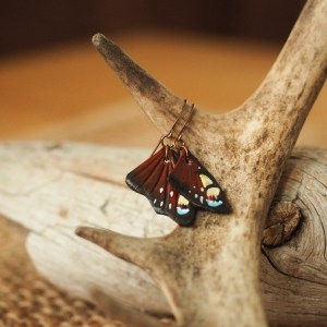 Neitoperhos-korvakorut