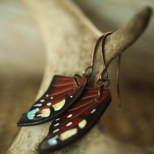 Neitoperhos-korvakorut