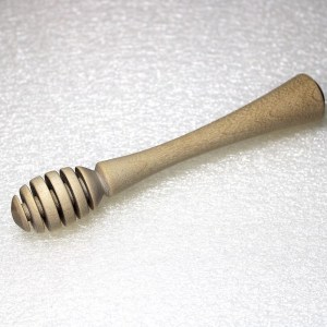 Puinen hunajahyrrä koivusta