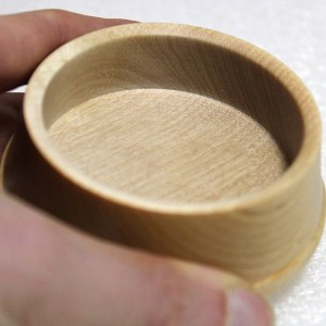 Korurasia  - Puinen rasia kannella