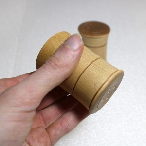 Suolasirotin koivupuusta